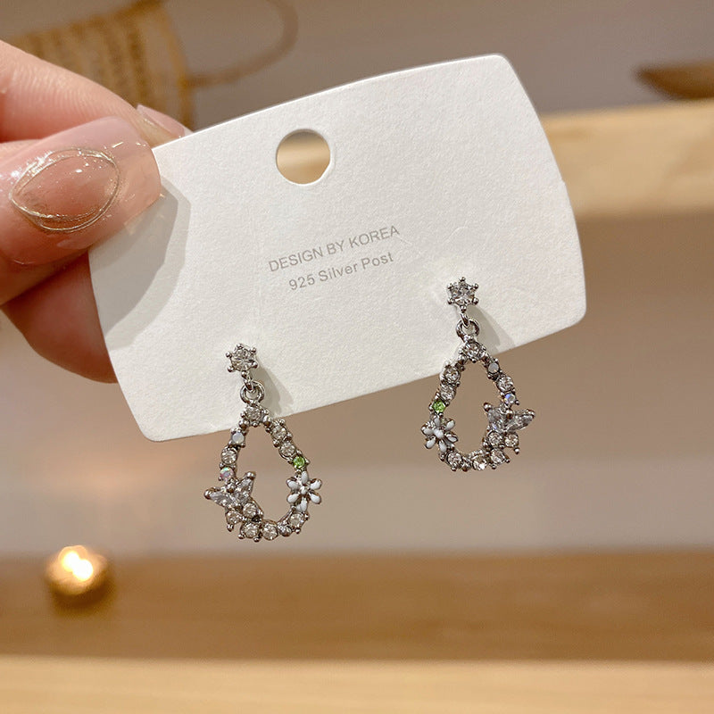 Wholesale Flower Diamond Color Alloy Earrings